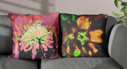 Abstrakt gestaltete Blumenbilder als Wanddekoration